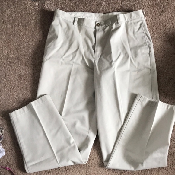 LLBean men’s khaki’s size 37x32 natural fit - Picture 1 of 1